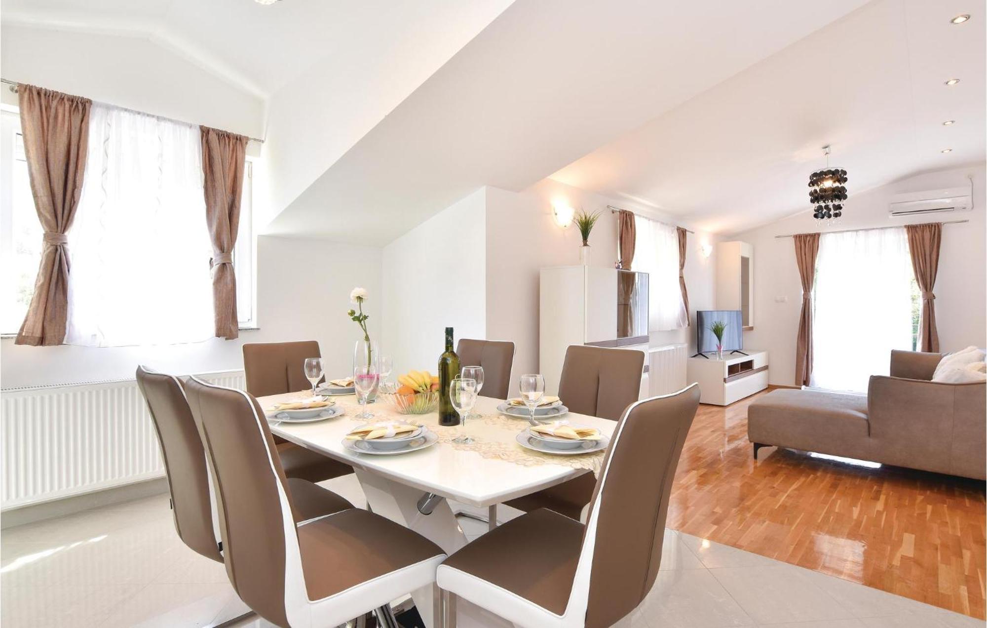 Nice Home In Grab With Wifi Exteriér fotografie