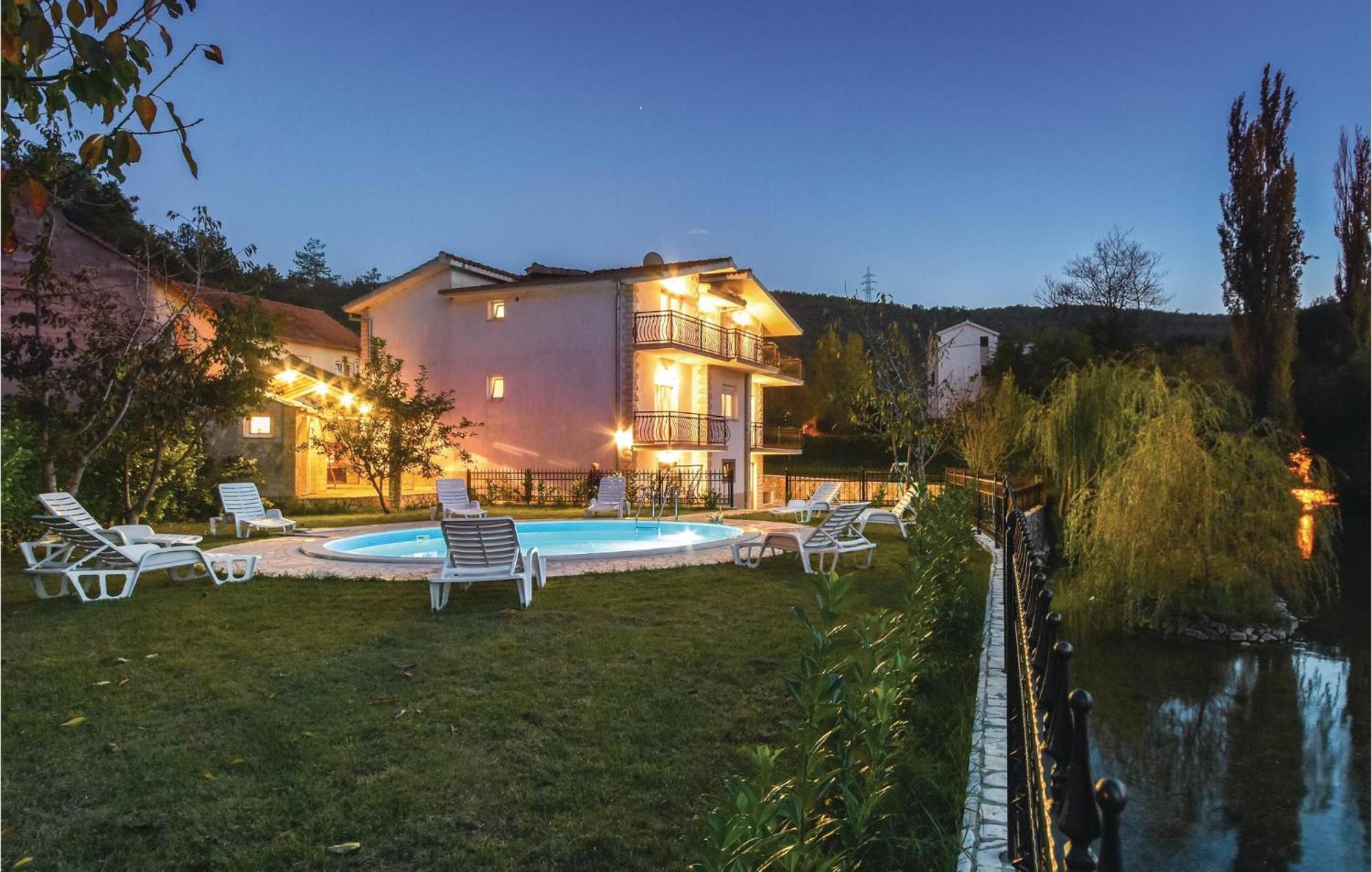 Nice Home In Grab With Wifi Exteriér fotografie